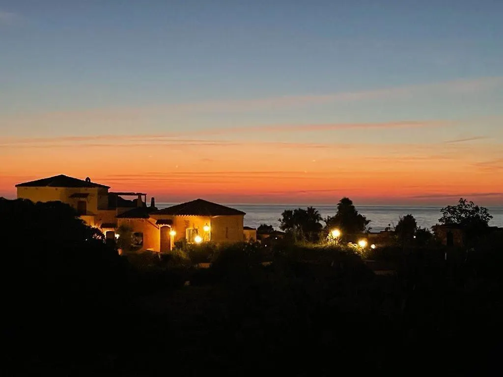 Casa Vacanze Calarossa ايزولا روسا بيت للعطل