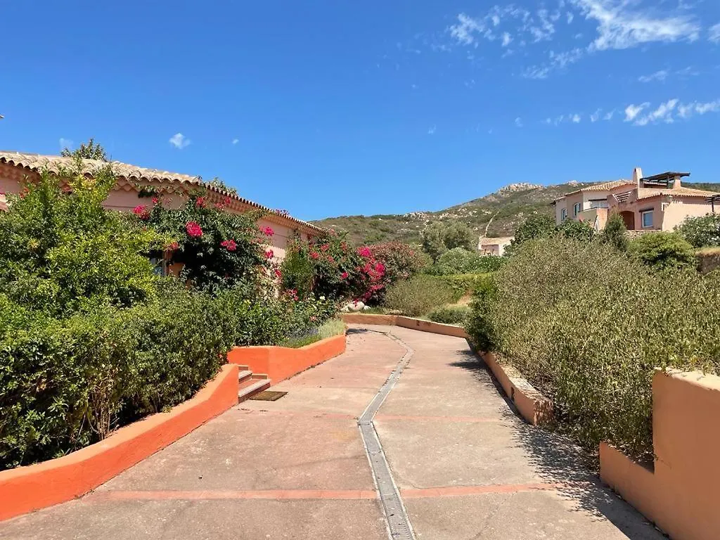 Casa Vacanze Calarossa ايزولا روسا 0*,