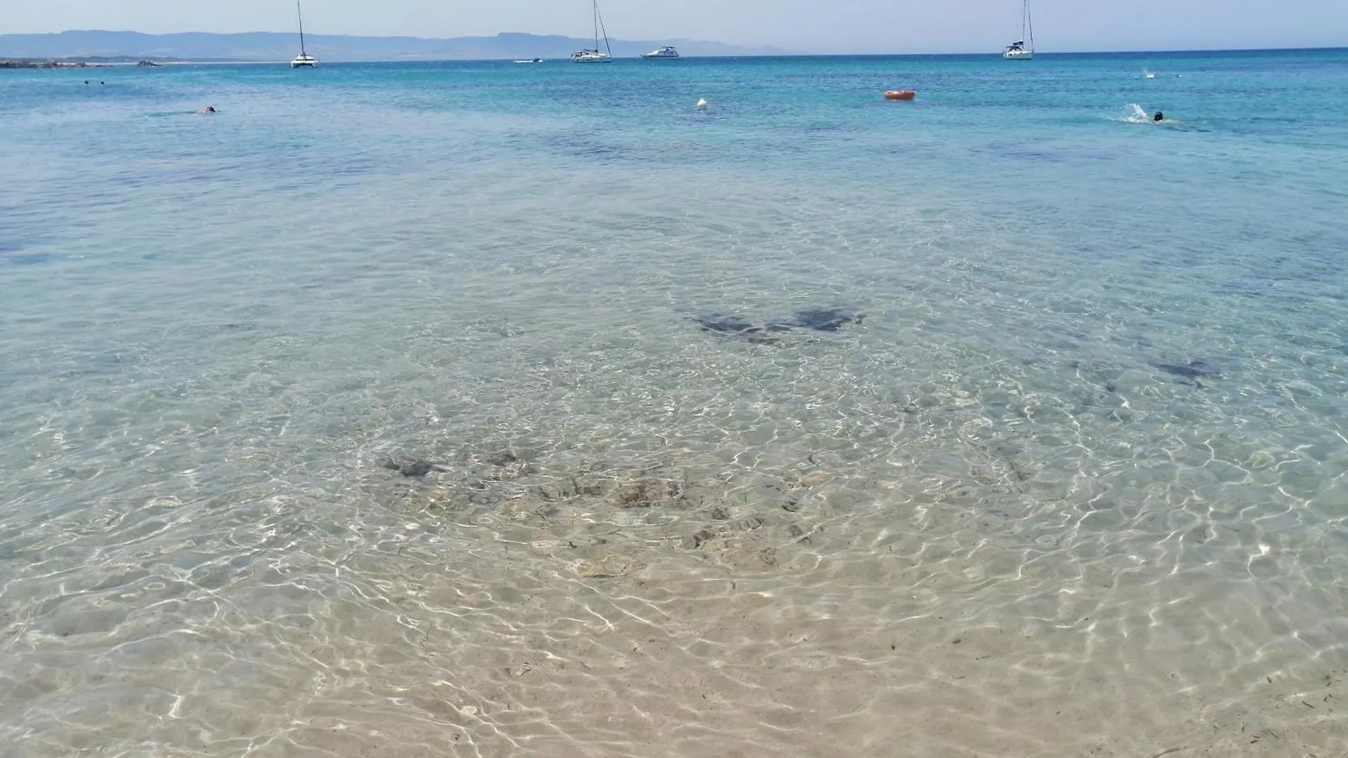 Casa Vacanze Calarossa ايزولا روسا إيطاليا
